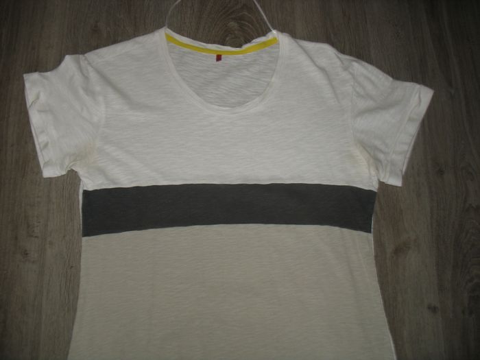 ROBE MC BLANCHE ET GRISE A MOTIFS "MISS CAPTAIN" - TAILLE 42 - n°15 - photo numéro 2