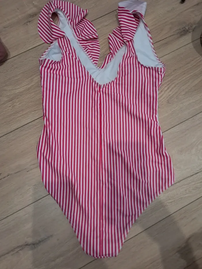 Maillot de bain neuf - photo numéro 2