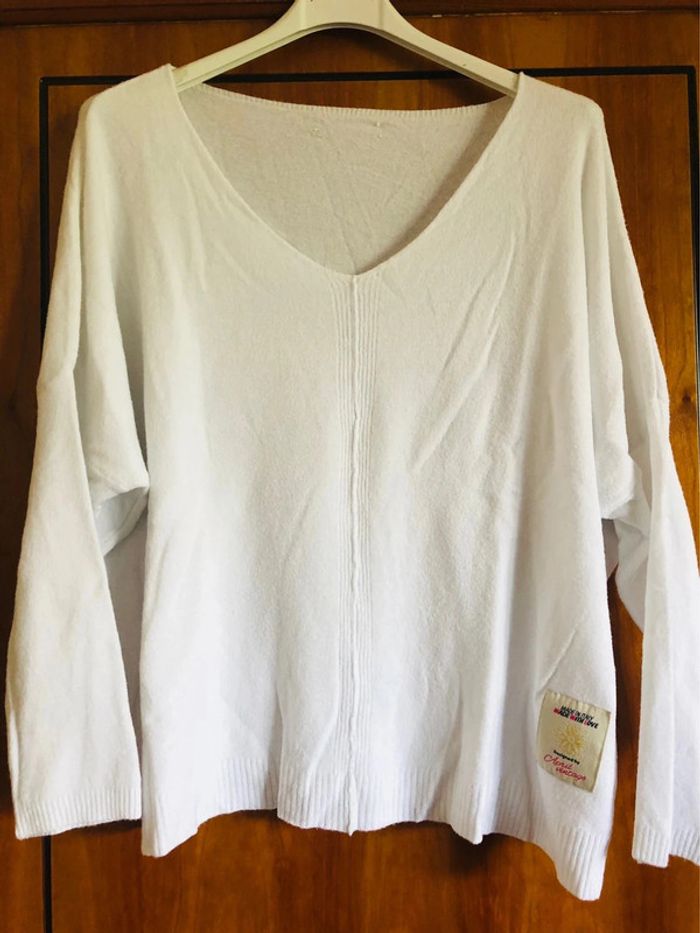 Pull blanc col v April Vintage