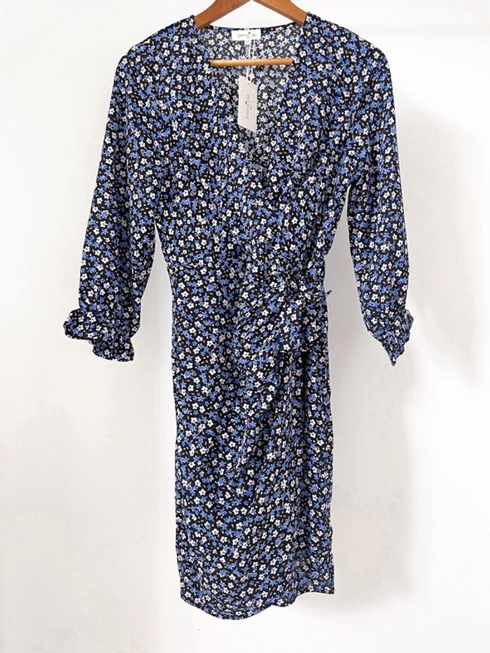 🌟 Robe à fleurs élastique bleu marine et noir - photo numéro 13