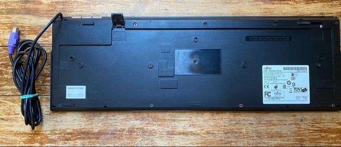 Clavier Fujitsu KB400 PS:2 F pour ordinateur de bureau - photo numéro 3