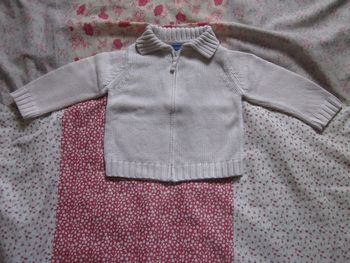Gilet zippé écru 6 mois