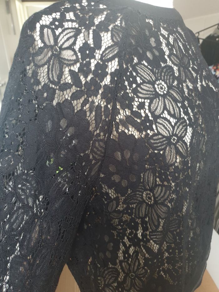 Haut manche longue dentelle - photo numéro 2