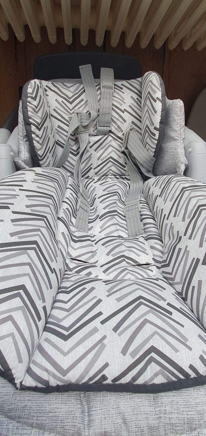 Chaise haute NEUVE joie - photo numéro 6