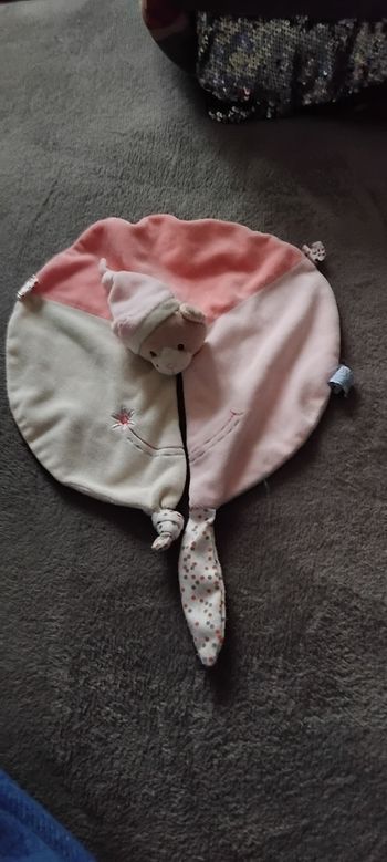 Doudou chat ours rond plat rose beige - fleur - Gypsy 
