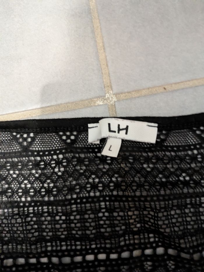 Tee-shirt noir - photo numéro 2