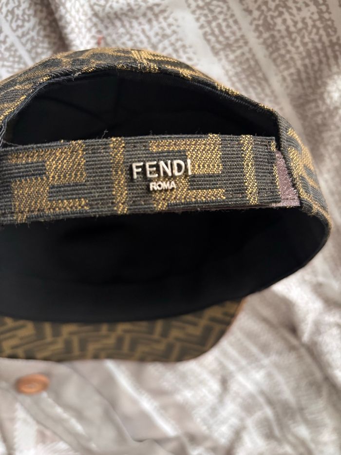 Casquette Fendi marron - photo numéro 3