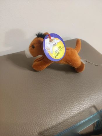 peluche magnétique cheval