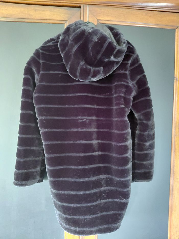Manteau en fausse fourrure - photo numéro 2