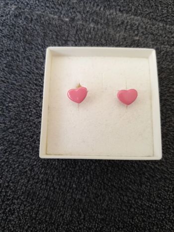 Paire de boucles d'oreilles clous cœur rose