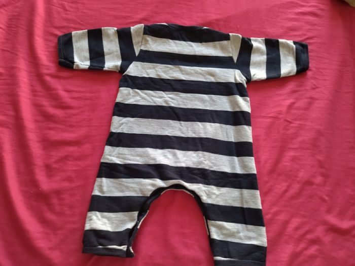 Combinaison Petit bateau taille 6 mois - photo numéro 3