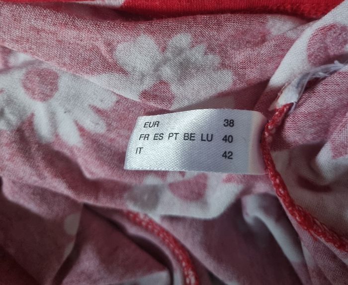 Robe rouge à fleurs taille 40 - photo numéro 6