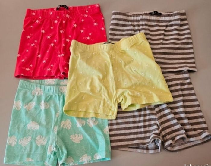 Lot 5 shorts leggings + T-shirt – Taille 9-10 ans – Très bon état - photo numéro 2