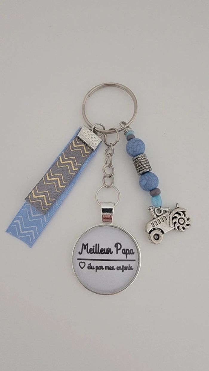 Cadeau papa, porte clé message " meilleur papa, élu par mes enfants"