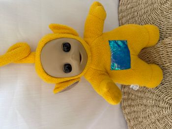 Doudou peluche TELETUBBIES jaune Laa-laa lala TOMY
