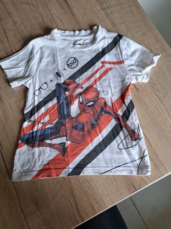 Tee-shirt manches courtes taille 3 ans
