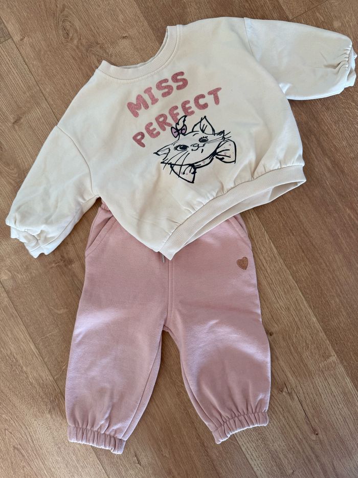 Ensemble sweat et pantalon - photo numéro 1