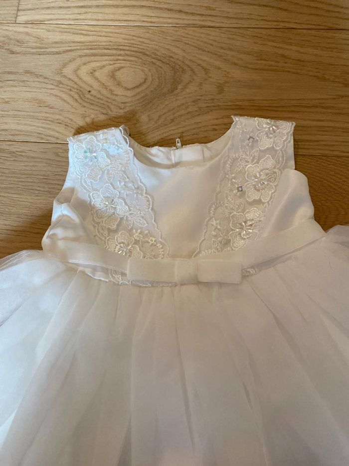 Robe princesse neuve blanche 9 mois - photo numéro 2