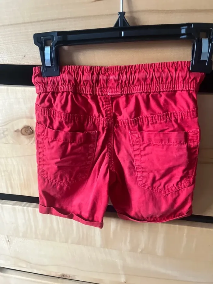 Short rouge - photo numéro 3