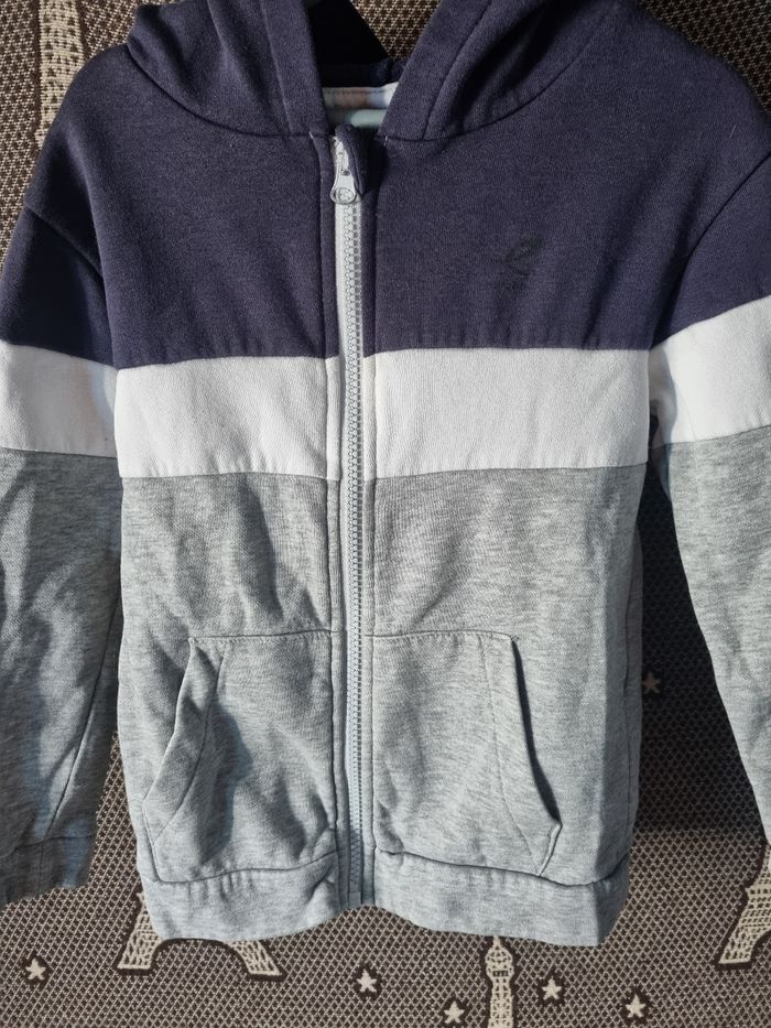 Gilet tricolore zippée à capuche 6ans - photo numéro 2