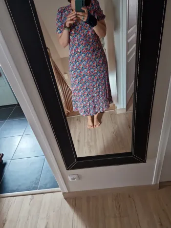 Superbe robe midi Fleurie marks and spencer Taille 4p