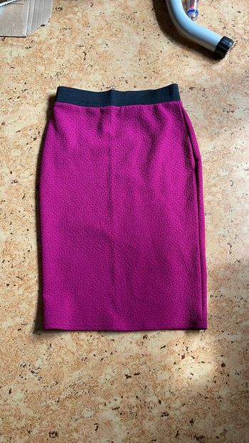 Très jolie pupe crayon taille 34/36