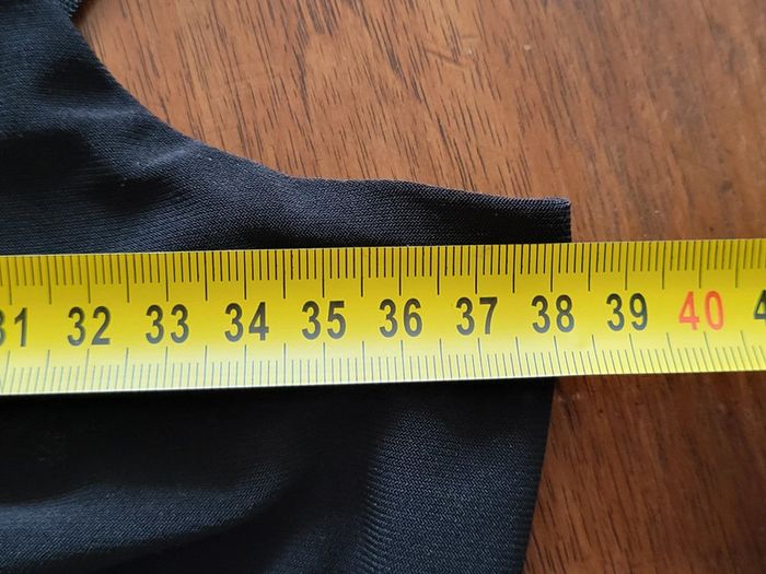 Robe noire moulante détails perles dorées Jaune Rouge Taille S ou 36 - photo numéro 10