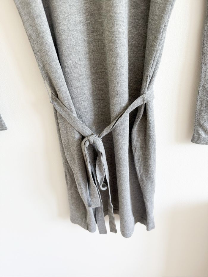 Robe manches 3/4 avec ceinture grise avec dentelle noir camaïeu taille 36 S - photo numéro 2