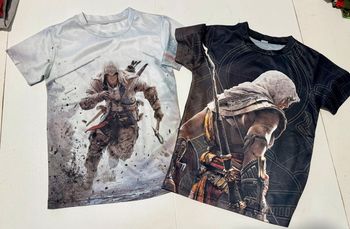 Lot 2 T-shirts Assassin’s Creed – Garçon – 8/10 ans