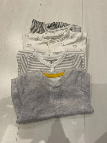 Lot de pyjamas