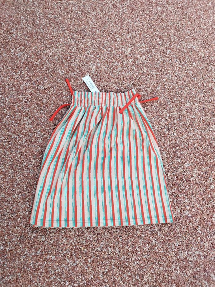 Jupe a rayures taille élastique neuve taille 122 - photo numéro 3