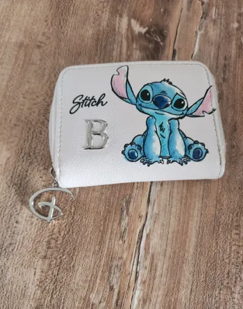 porte monnaies portefeuille Stitch disney blanc en bon état blanc