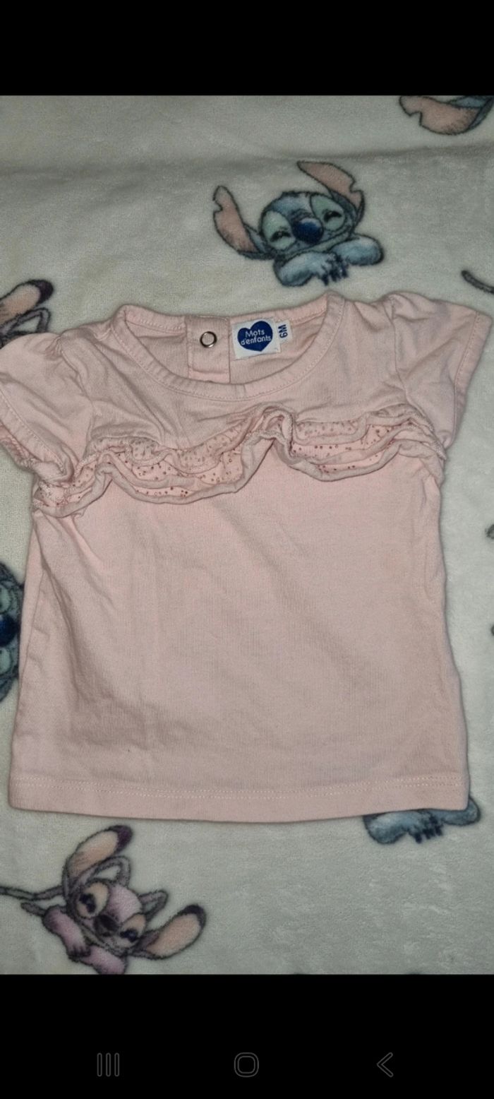 Tee-shirt manche courte 6 mois fille en très bon état
