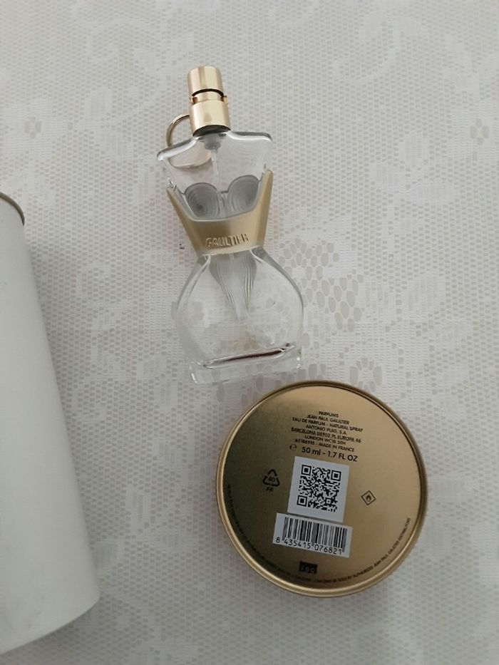 Boîte et flacon vide de 50ml marque divine de jean Paul gaultier - photo numéro 7
