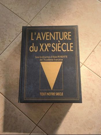 Livre l'aventure du XXe siècle les guerres et le monde contemporain