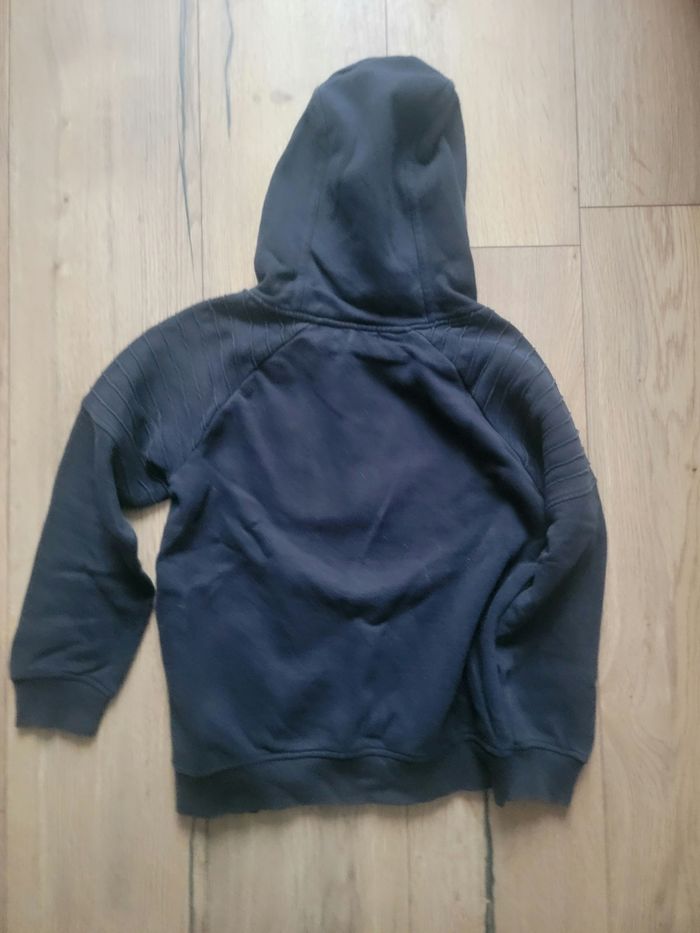 Sweat a capuche - photo numéro 3
