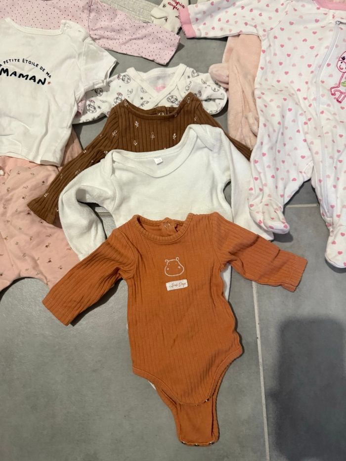 Lots de vêtement 1 mois - photo numéro 6