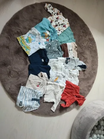 Lot hauts bébé