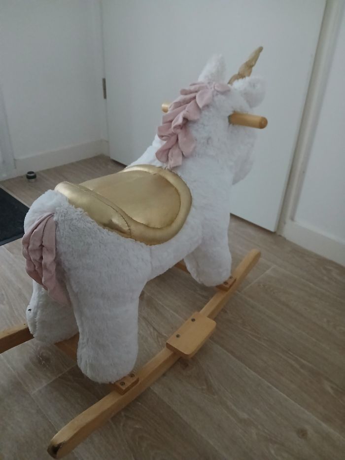 Licorne à bascule - photo numéro 4