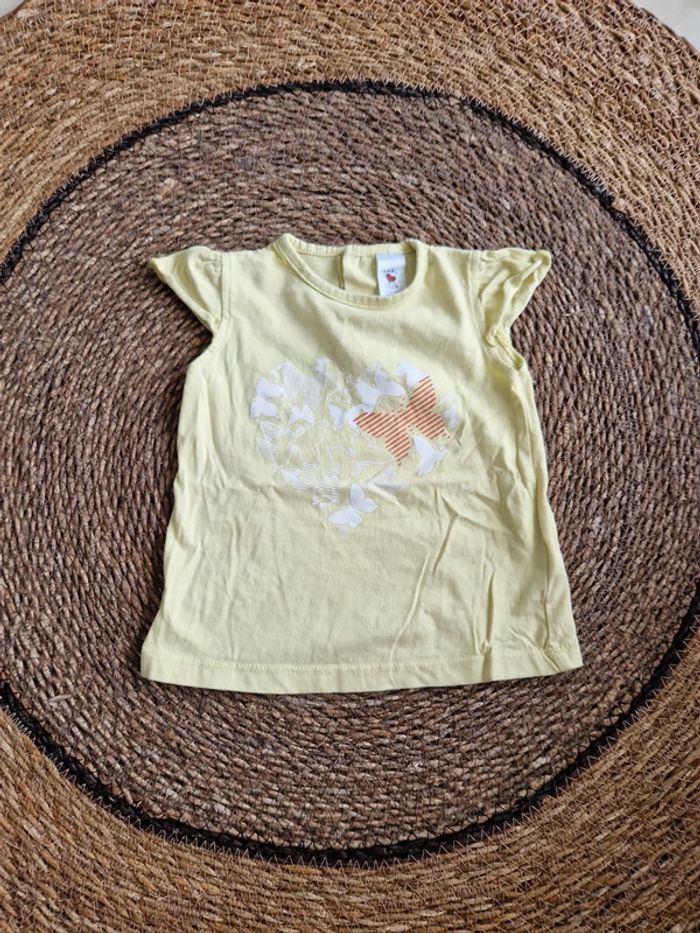 Joli tee-shirt manches courtes taille 6 mois