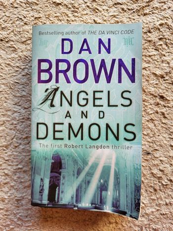 Livre en anglais Angels and demons de Dan Brown