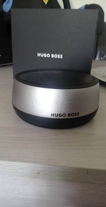 haut parleur gear dark hugo boss