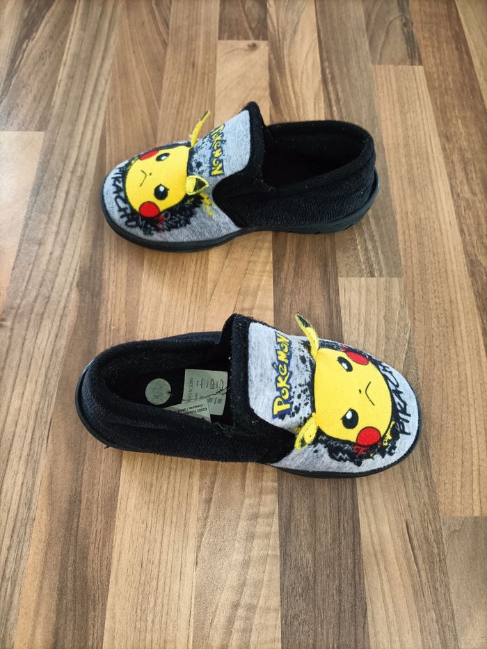 Chaussons Pokémon Pikachu 28 gris noir jaune - photo numéro 6