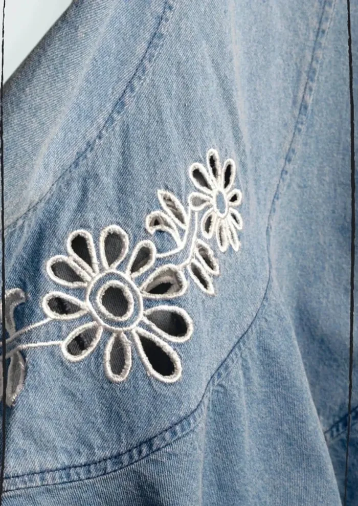 Jupe longue en jean fleurs Embroidered floral denim skirt Vintage 2000s vibes Size 44 - photo numéro 3