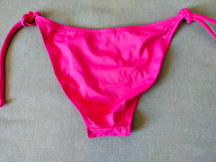 Bikini 2 pièces rose fuchsia à sequins – Haut 85 / Bas 38 – Neuf avec étiquette – Golden Lady - photo numéro 5