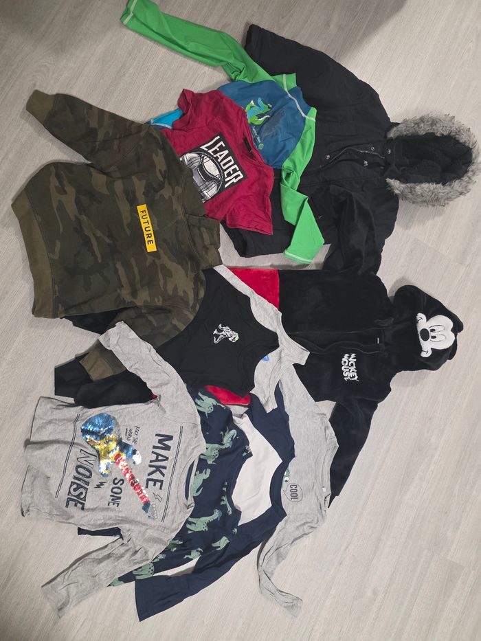 Lot vêtements garçon  3ans