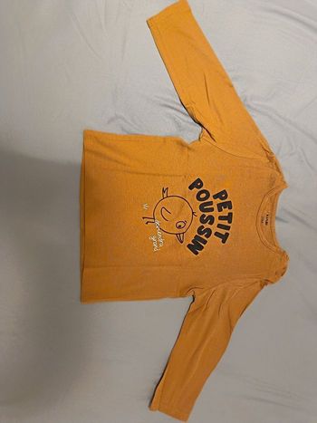 Pull fin moutarde 24 mois neuf