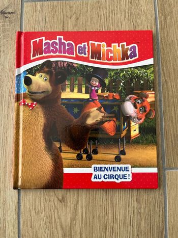 Masha et michka bienvenue au cirque