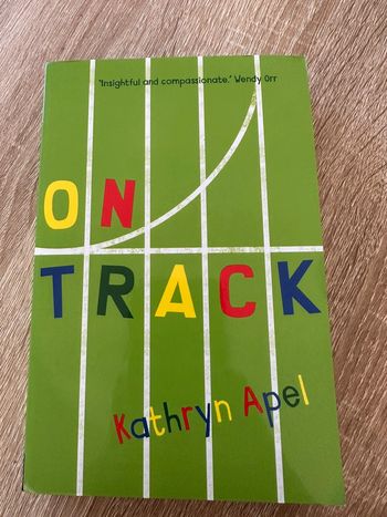 Livre en anglais On Track