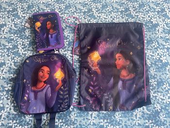 Un sac à dos une trousse 1 sac piscine princesse Disney